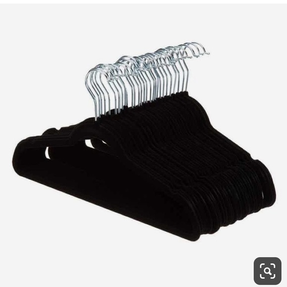 Accessories - 20 Black velvet hangers